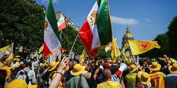 100.000 voci fatte tacere a Parigi: la verità sulla manifestazione vietata